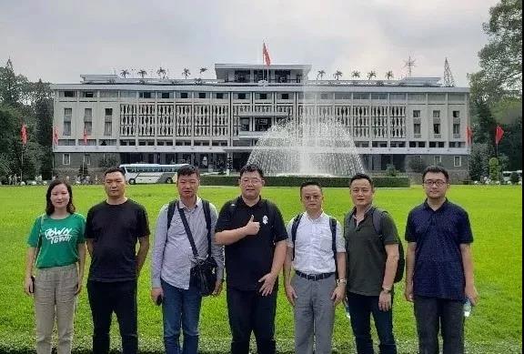 世騰控股董事長，副董事長一行赴越南考察調(diào)研